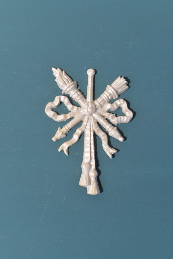 Rosette - R41 Neoclassical Ribbon and Torch